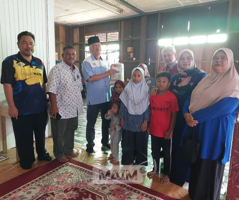 skuad-agihan-zakat-maim-saz-cawangan-melaka-tengah-bersama-timbalan-pengerusi-maim-jenguh-dan-jengah-beberapa-orang-asnaf-kita-di-dun-telok-mas-1